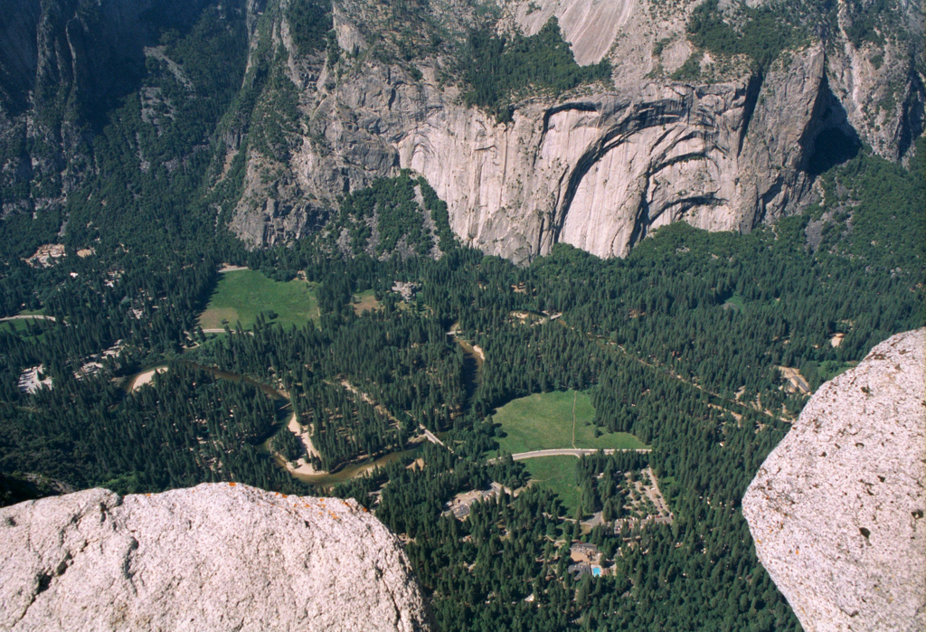 20010530b_Yosemite_-_Glacier_Point_-_Curry_Village_024_22